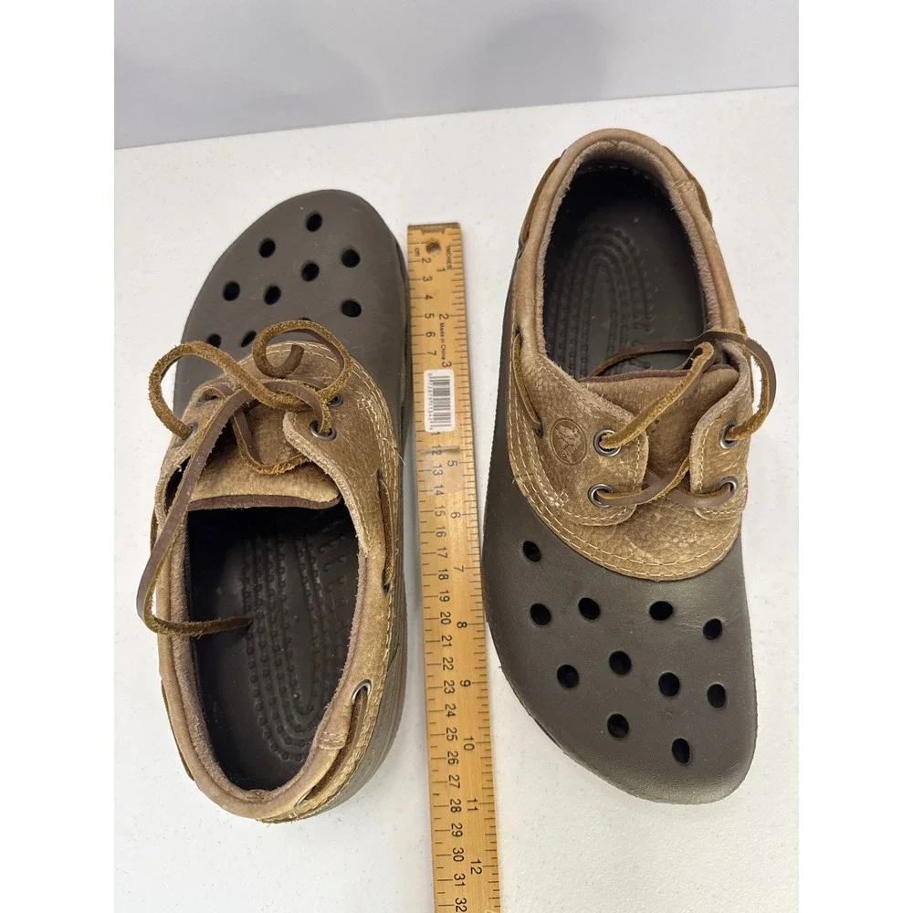 Crocs Pitchcrew Boat Shoe Clogs Mens 8 Womens 10 Brown Leather Slip On Loafers